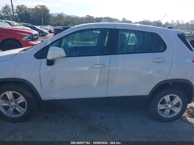 Chevrolet TRAX LS 2019 3GNCJNSB8KL255305 Image 14