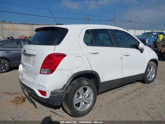 Chevrolet TRAX LS 2019 3GNCJNSB8KL255305 Image 4