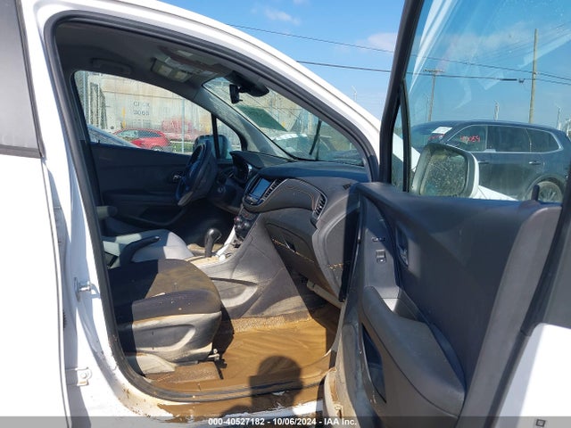 Chevrolet TRAX LS 2019 3GNCJNSB8KL255305 Image 5