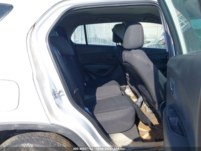 Chevrolet TRAX LS 2019 3GNCJNSB8KL255305 Image 8
