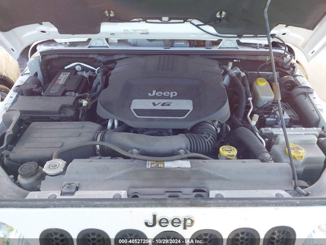 1C4BJWEG4FL672018 Jeep Wrangler Unlimited Sahara