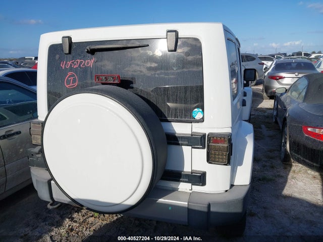 1C4BJWEG4FL672018 Jeep Wrangler Unlimited Sahara