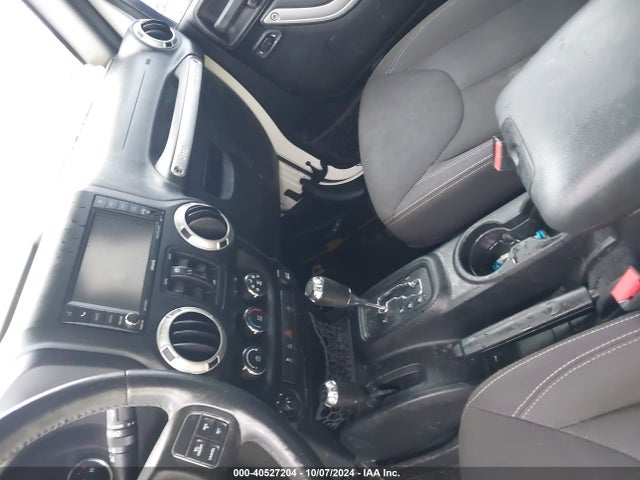 1C4BJWEG4FL672018 Jeep Wrangler Unlimited Sahara