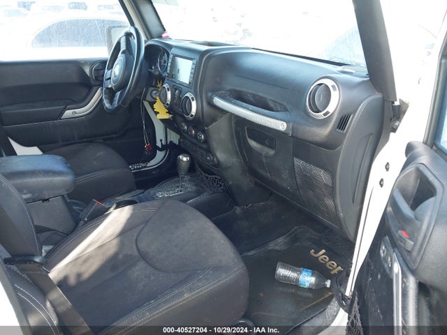 1C4BJWEG4FL672018 Jeep Wrangler Unlimited Sahara