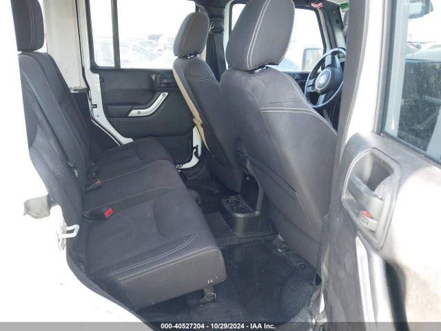 1C4BJWEG4FL672018 Jeep Wrangler Unlimited Sahara