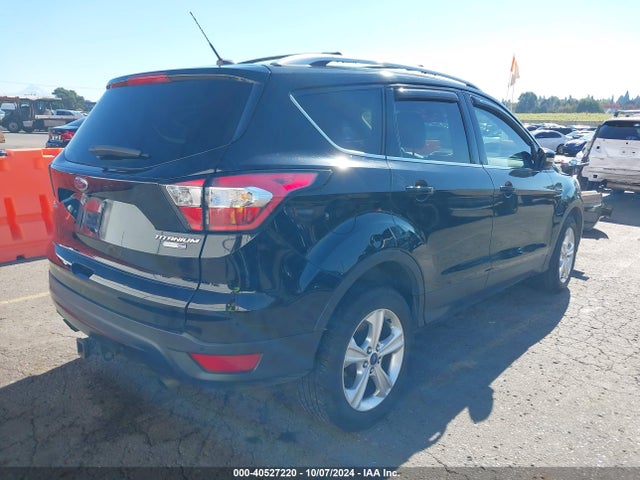 Ford Escape Titanium 2017 1FMCU9J96HUD54592 Image 4