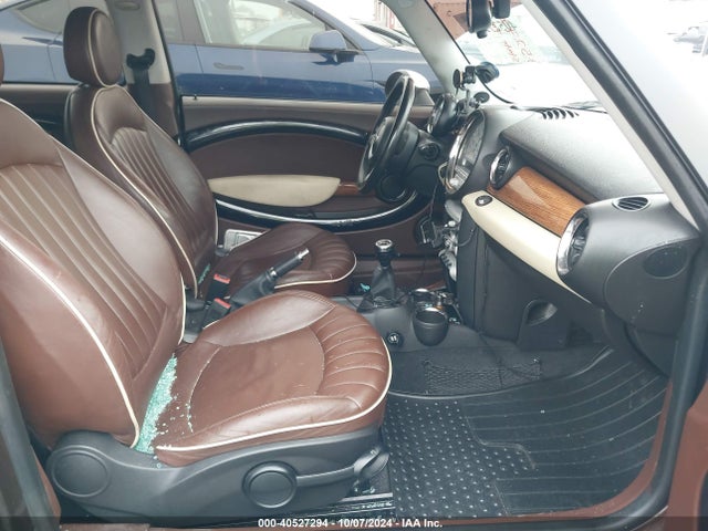 2009 MINI COOPER CLUBMAN WMWML335X9TP97609 Photo 4