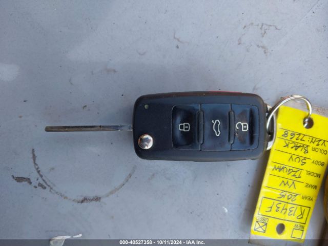 WVGAV7AX7FW557628 Volkswagen TIGUAN S