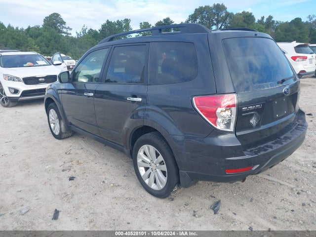 40528101 :رقم المزاد ، JF2SHADC8DH440648 vin ، 2013 Subaru Forester 2.5x Premium مزاد بيع