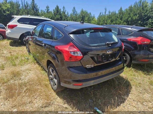 Ford Focus 2014 1FADP3K26EL359443 Image 3