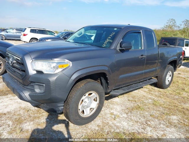 Toyota Tacoma Sr 2017 5TFRX5GN0HX092912 Image 2