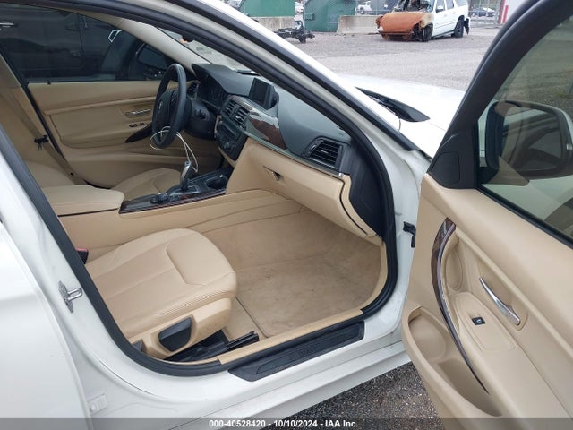 WBA3B1C5XEK133068 BMW 320i