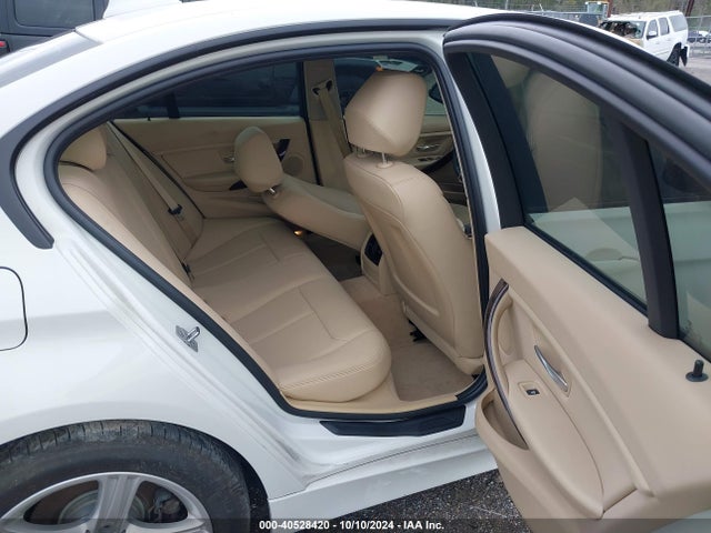 WBA3B1C5XEK133068 BMW 320i