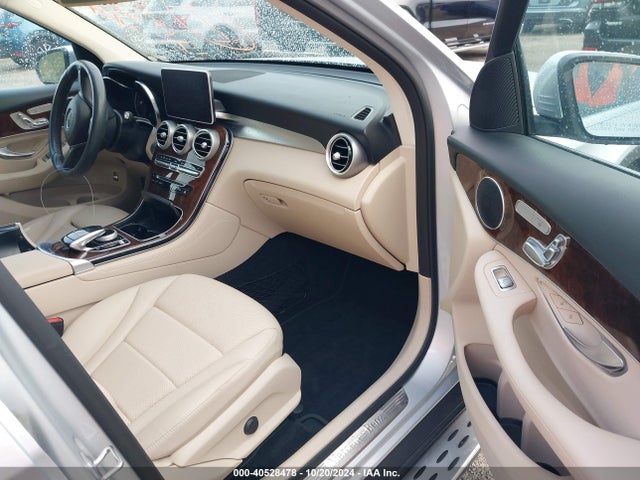 WDC0G4JB8KV125699 Mercedes-Benz GLC 300