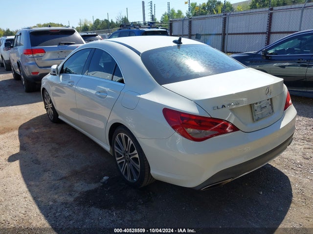 Mercedes-Benz CLA 250 2018 WDDSJ4EB8JN560348 Image 3