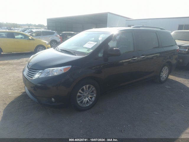 Toyota Sienna Xle 8 Passenger 2015 5TDYK3DC9FS665259 Image 2