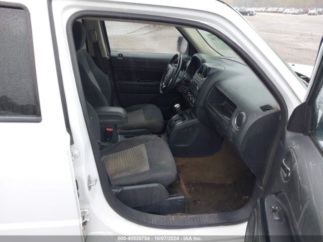 1C4NJPFA3GD609131 Jeep Patriot Latitude
