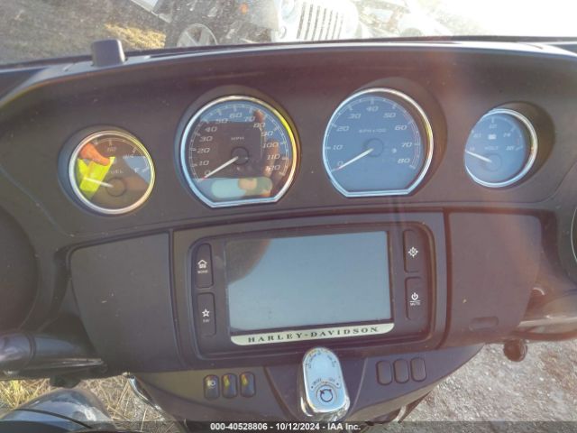 2015 HARLEY-DAVIDSON FLHTCU 1HD1FCM12FB645526 Photo 6