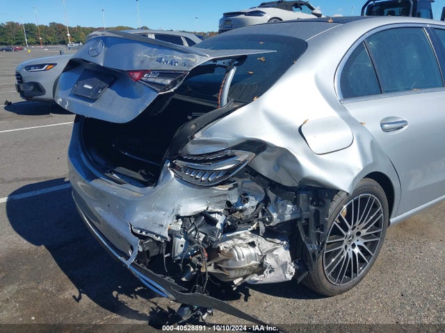 W1KAF4HB2NR052576 Mercedes-Benz C 300 4matic
