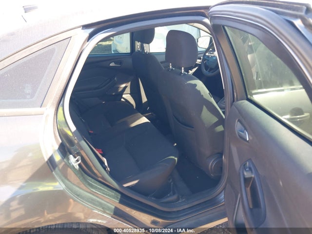 Ford FOCUS SE 2016 1FADP3F20GL263305 Image 8