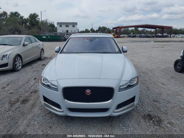SAJBE4BV4HCY48565 Jaguar Xf 35t Prestige