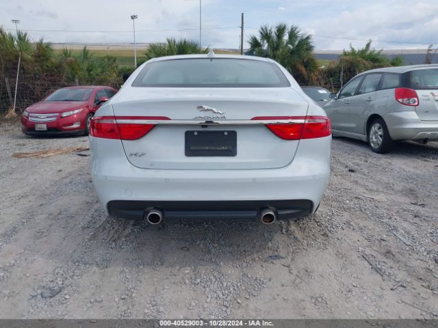 SAJBE4BV4HCY48565 Jaguar Xf 35t Prestige