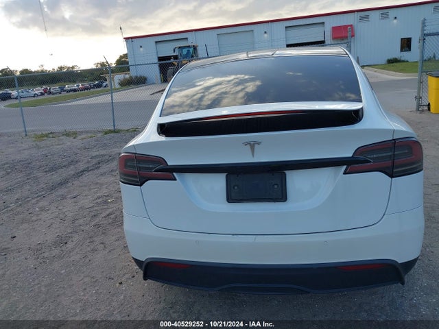 Tesla Model X Dual Motor All-wheel Drive 2022 7SAXCBE56NF344045 Image 15