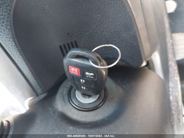 Toyota COROLLA LE 2018 5YFBURHE4JP742457 Image 11