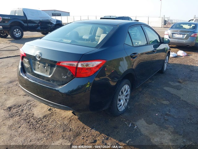 Toyota COROLLA LE 2018 5YFBURHE4JP742457 Image 4