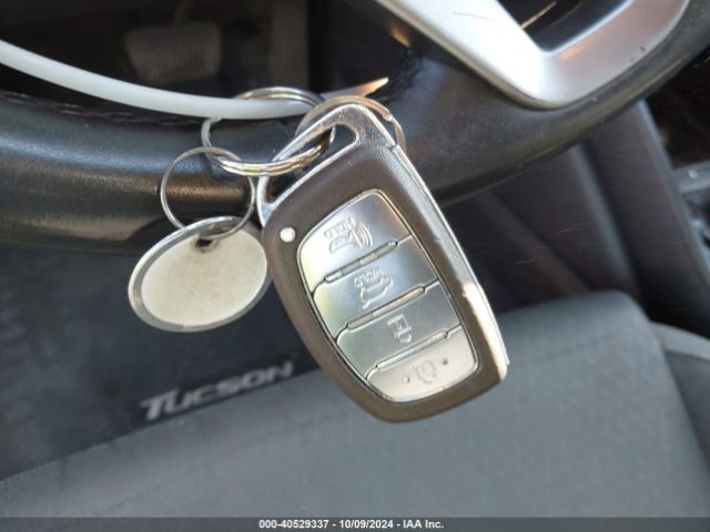 KM8J33AL3JU745546 Hyundai Tucson Sport