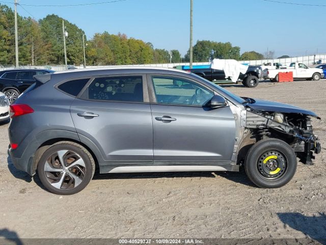 KM8J33AL3JU745546 Hyundai Tucson Sport