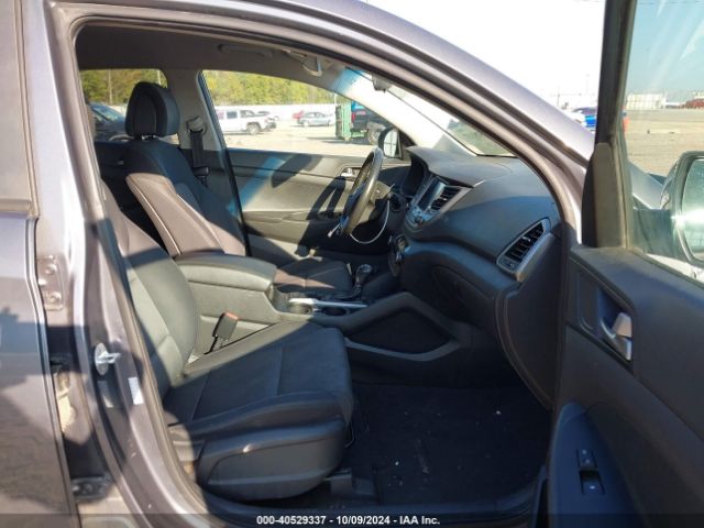 KM8J33AL3JU745546 Hyundai Tucson Sport