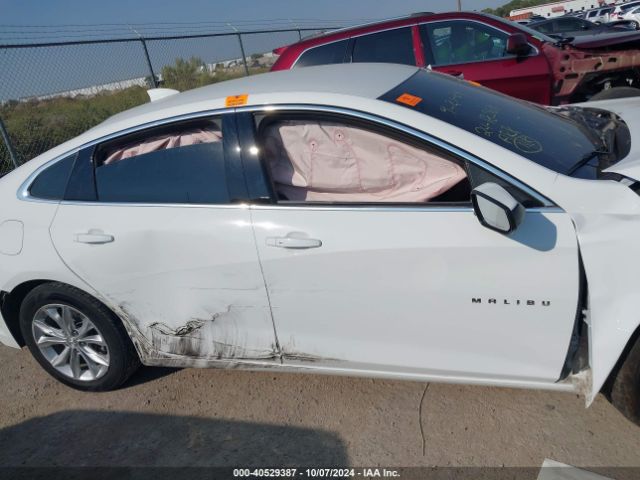 1G1ZD5ST9NF126807 Chevrolet Malibu Fwd Lt