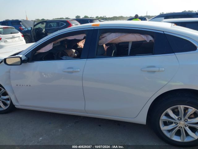 1G1ZD5ST9NF126807 Chevrolet Malibu Fwd Lt