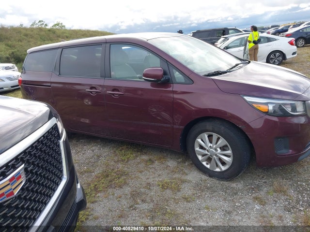 KIA SEDONA LX 2017 KNDMB5C14H6301912 Image 13