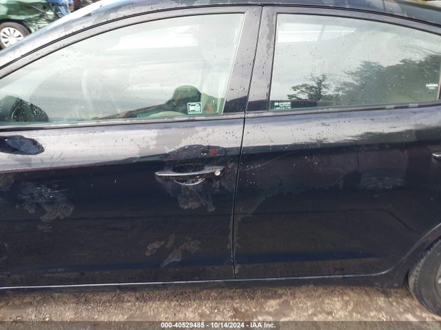 Hyundai ELANTRA SEL 2018 5NPD84LF4JH235877 Image 14