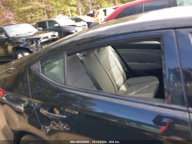 Hyundai ELANTRA SEL 2018 5NPD84LF4JH235877 Image 6