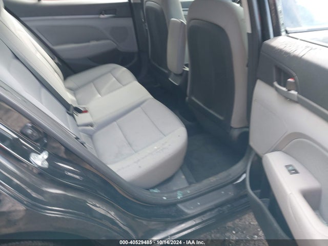 Hyundai ELANTRA SEL 2018 5NPD84LF4JH235877 Image 8