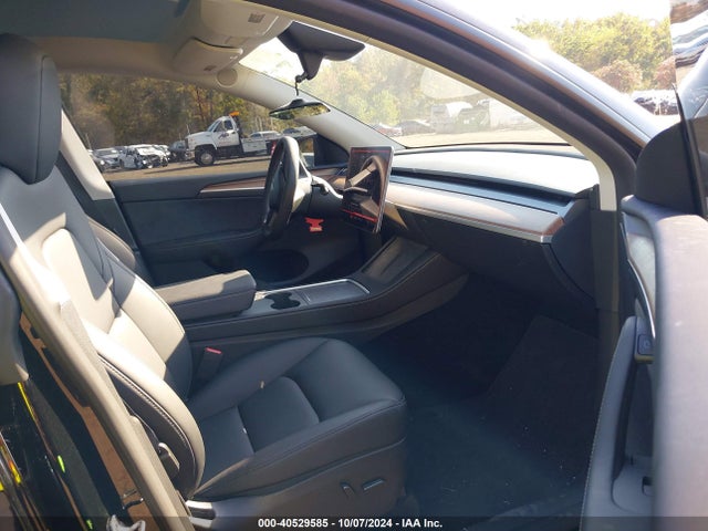 2024 TESLA MODEL Y 7SAYGDED5RF130214 Photo 4