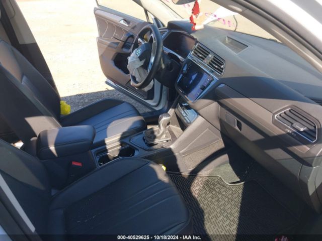 3VV3B7AX5NM012503 Volkswagen Tiguan 2.0t Se