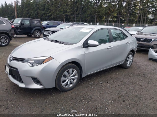 Toyota COROLLA LE 2015 5YFBURHE6FP365296 Image 2