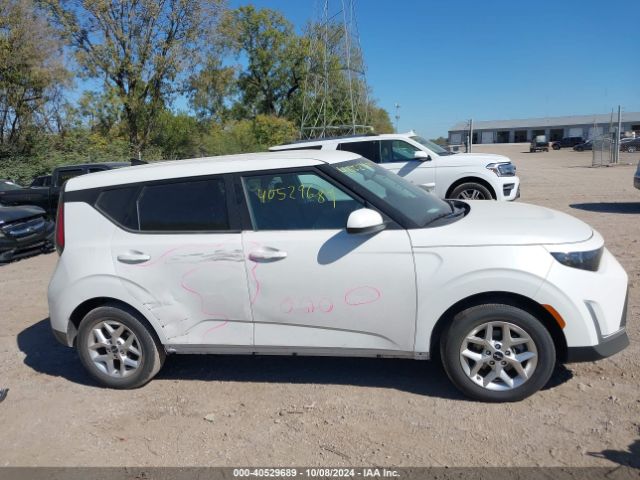 KNDJ23AU7R7230124 KIA SOUL LX