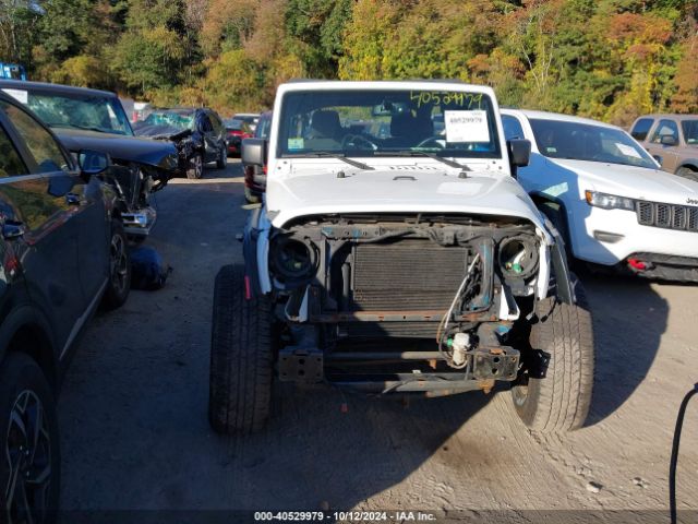 1C4BJWDG4GL303047 Jeep Wrangler Unlimited Sport