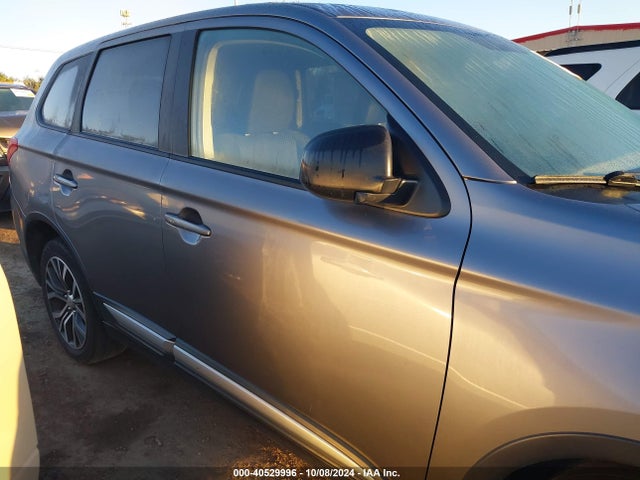 Mitsubishi Outlander Es 2018 JA4AD2A3XJJ002597 Image 13