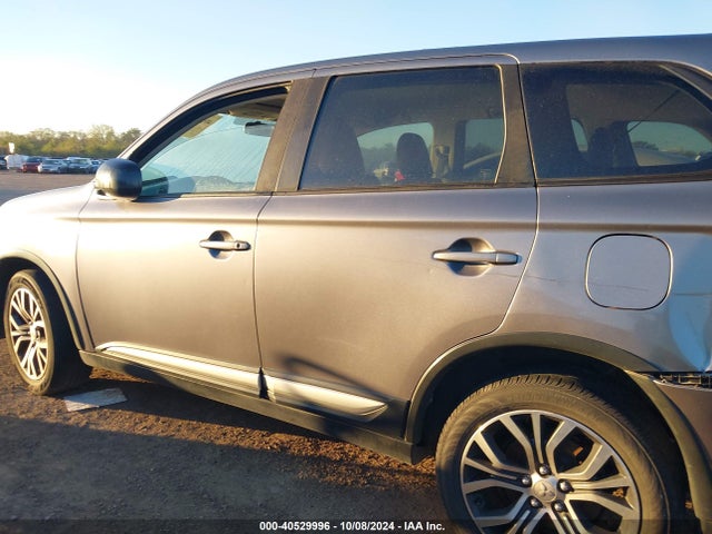 Mitsubishi Outlander Es 2018 JA4AD2A3XJJ002597 Image 14