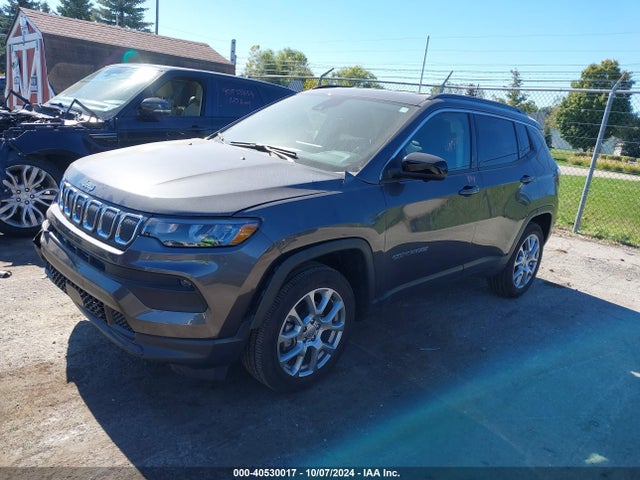Jeep Compass Latitude Lux 4x4 2022 3C4NJDFB0NT196129 Image 2