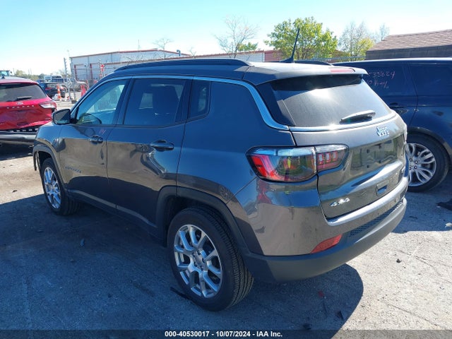 Jeep Compass Latitude Lux 4x4 2022 3C4NJDFB0NT196129 Image 3