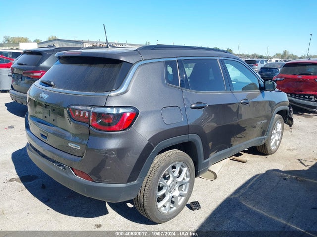 Jeep Compass Latitude Lux 4x4 2022 3C4NJDFB0NT196129 Image 4