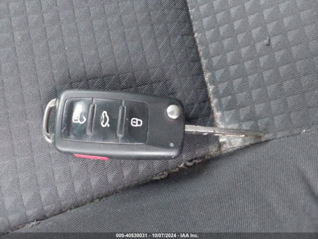 3VW2K7AJ9FM239715 Volkswagen Jetta 2.0l S