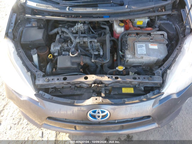 40530104 :رقم المزاد ، JTDKDTB31D1035121 vin ، 2013 Toyota Prius C One مزاد بيع
